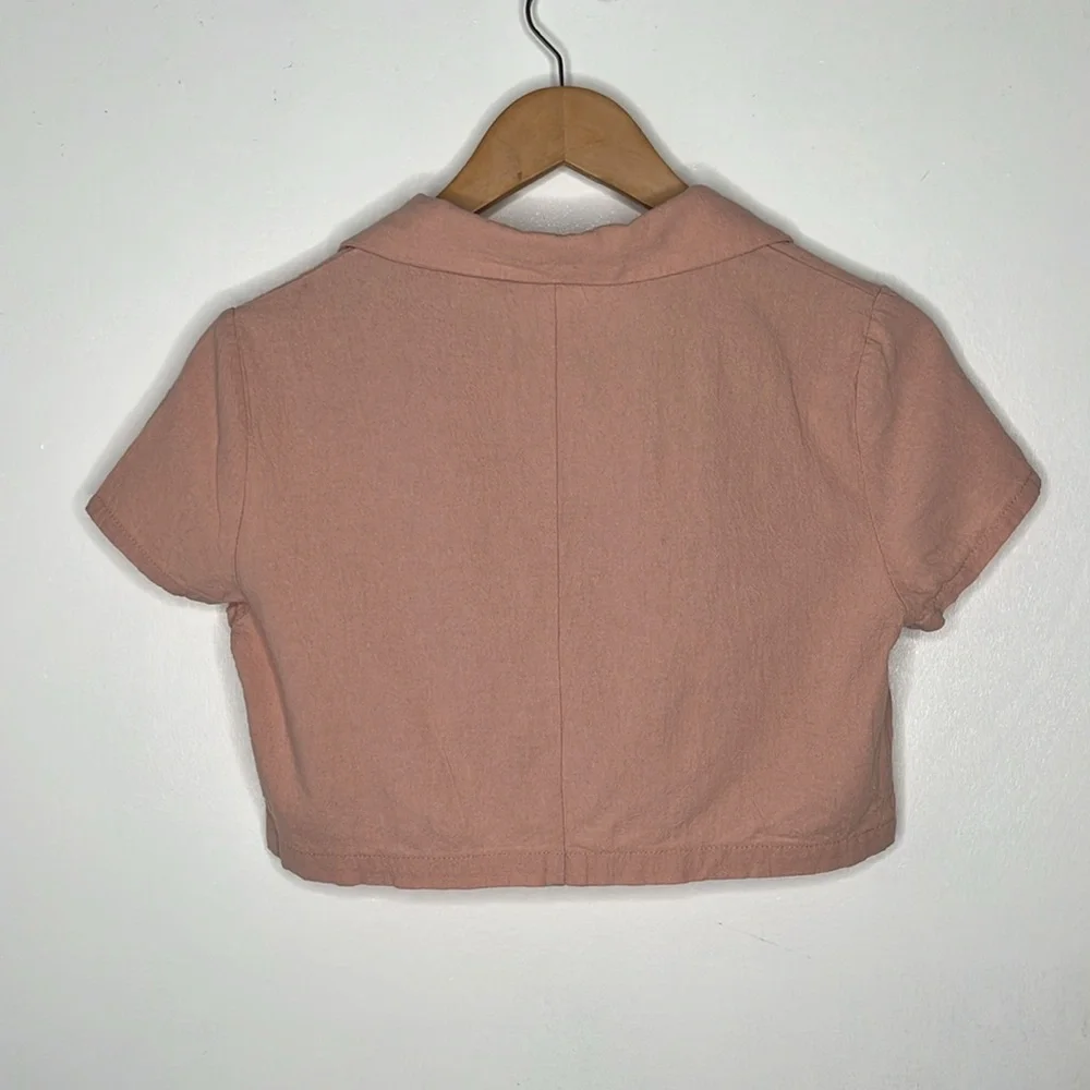 Light pink salmon cotton SS button up collared euro summer casual prep crop top - Picture 7 of 10